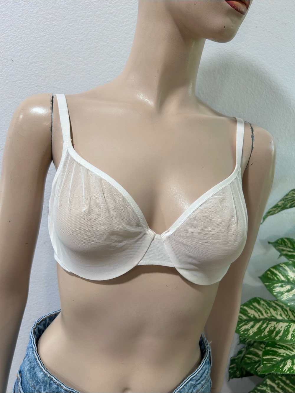 Victoria's Secret Sheer White Underwire Bra - Lightweight Support